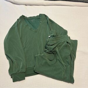 Athleta Green Seasoft set - XL both